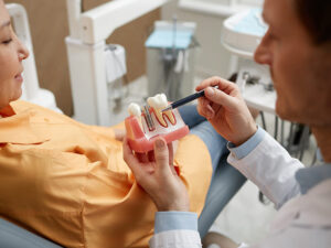 implante dentário unitário